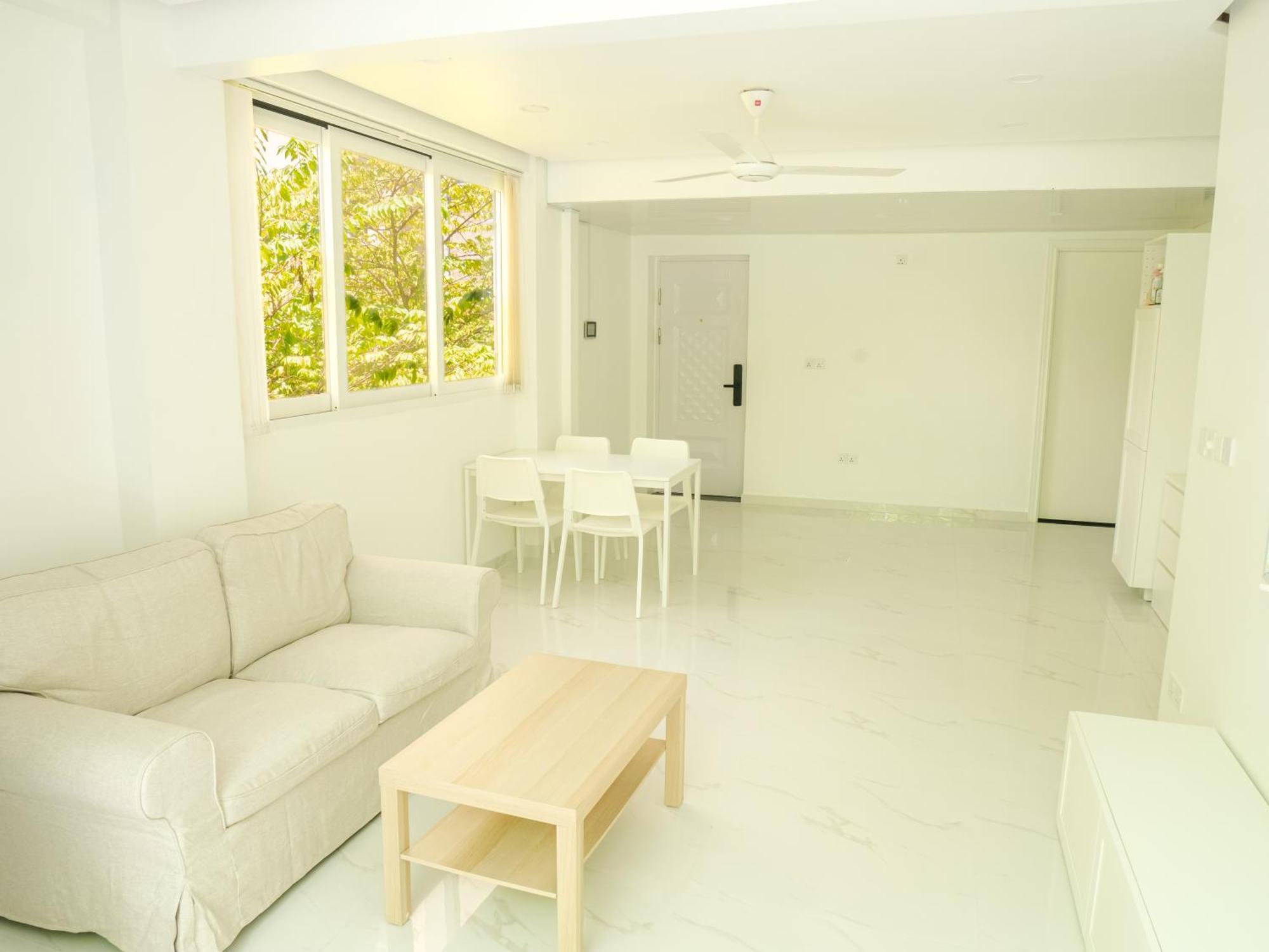 Beachfront Apartment Male Bagian luar foto