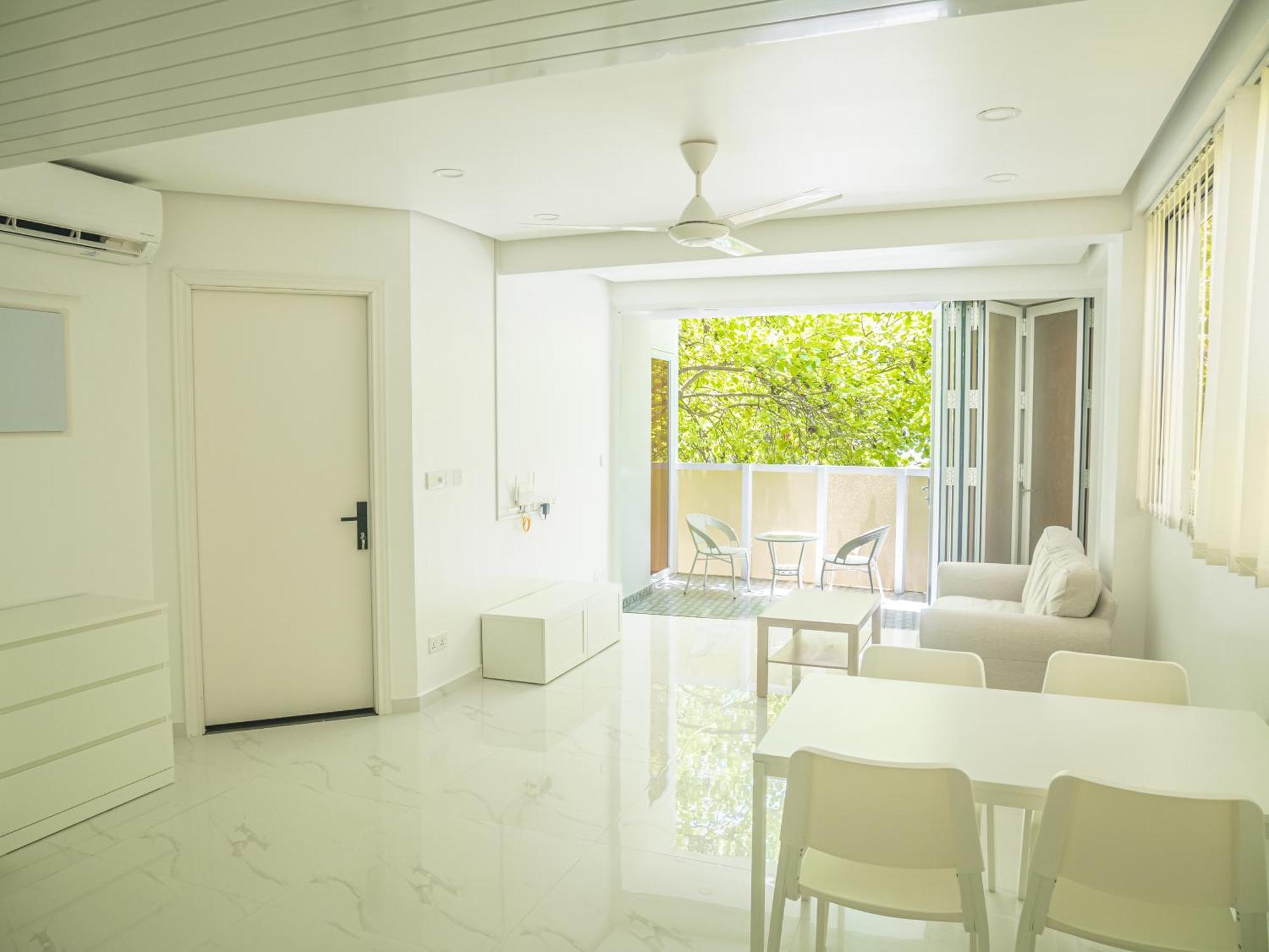 Beachfront Apartment Male Bagian luar foto